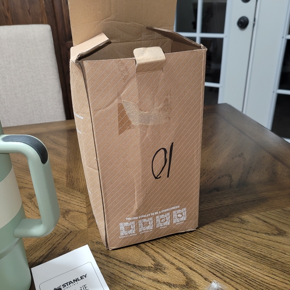 Stanley Mint Green Quencher H2.0 Tumbler - Picture 3 of 7